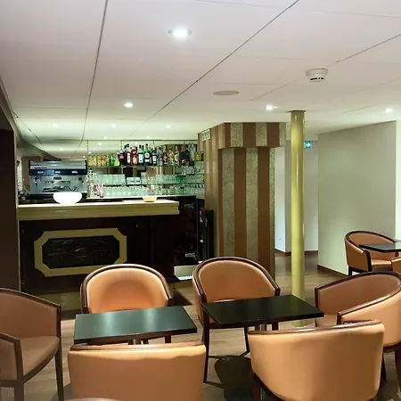 Grand De La Basilique Otel