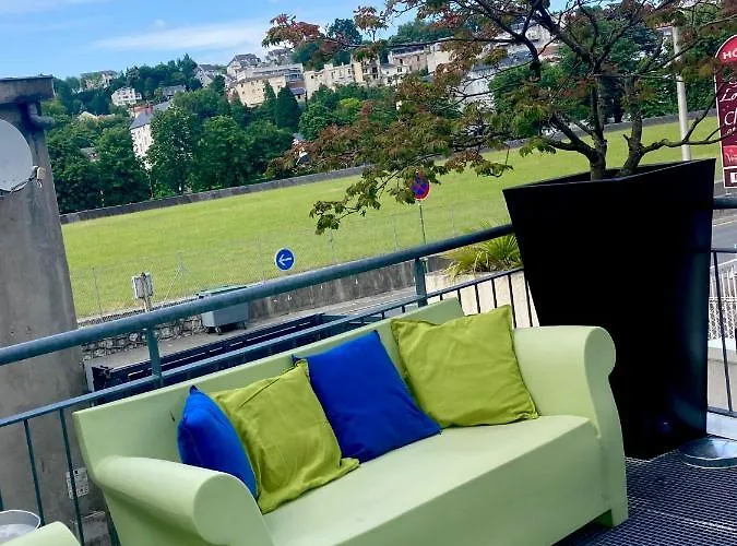 Grand De La Basilique 酒店 3*