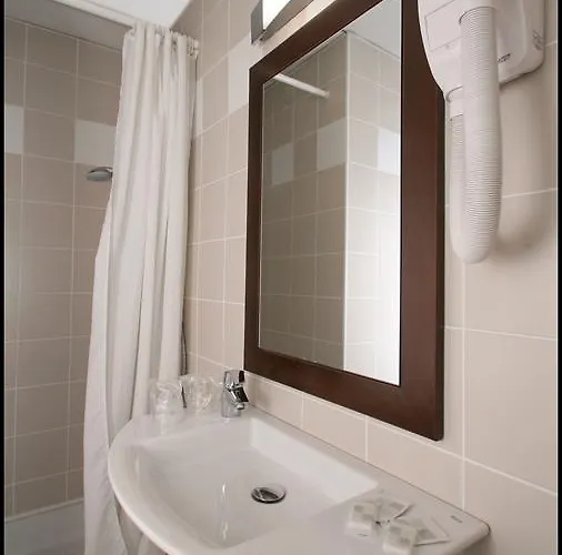 酒店 Grand De La Basilique 3*