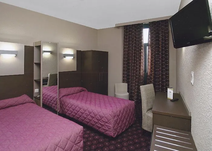 Grand De La Basilique 酒店 3*