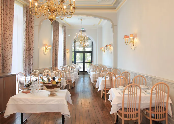 Grand De La Basilique 酒店 3*